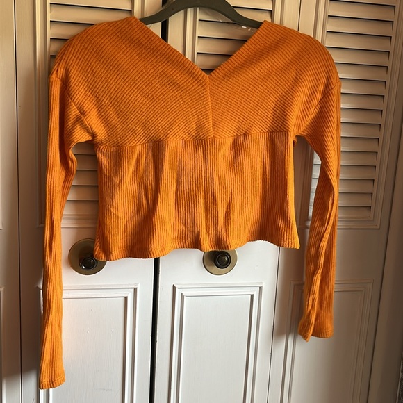 FN orange cropped sweater - Picture 4 of 4